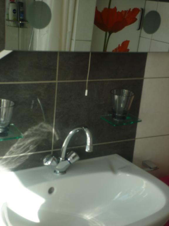 Tonnie'S Bed And Breakfast Kerkrade Esterno foto