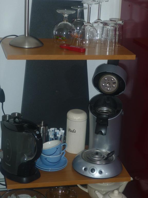 Tonnie'S Bed And Breakfast Kerkrade Esterno foto